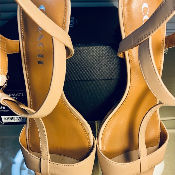 Coach, kitten heel, sandals - Picture 2 of 5